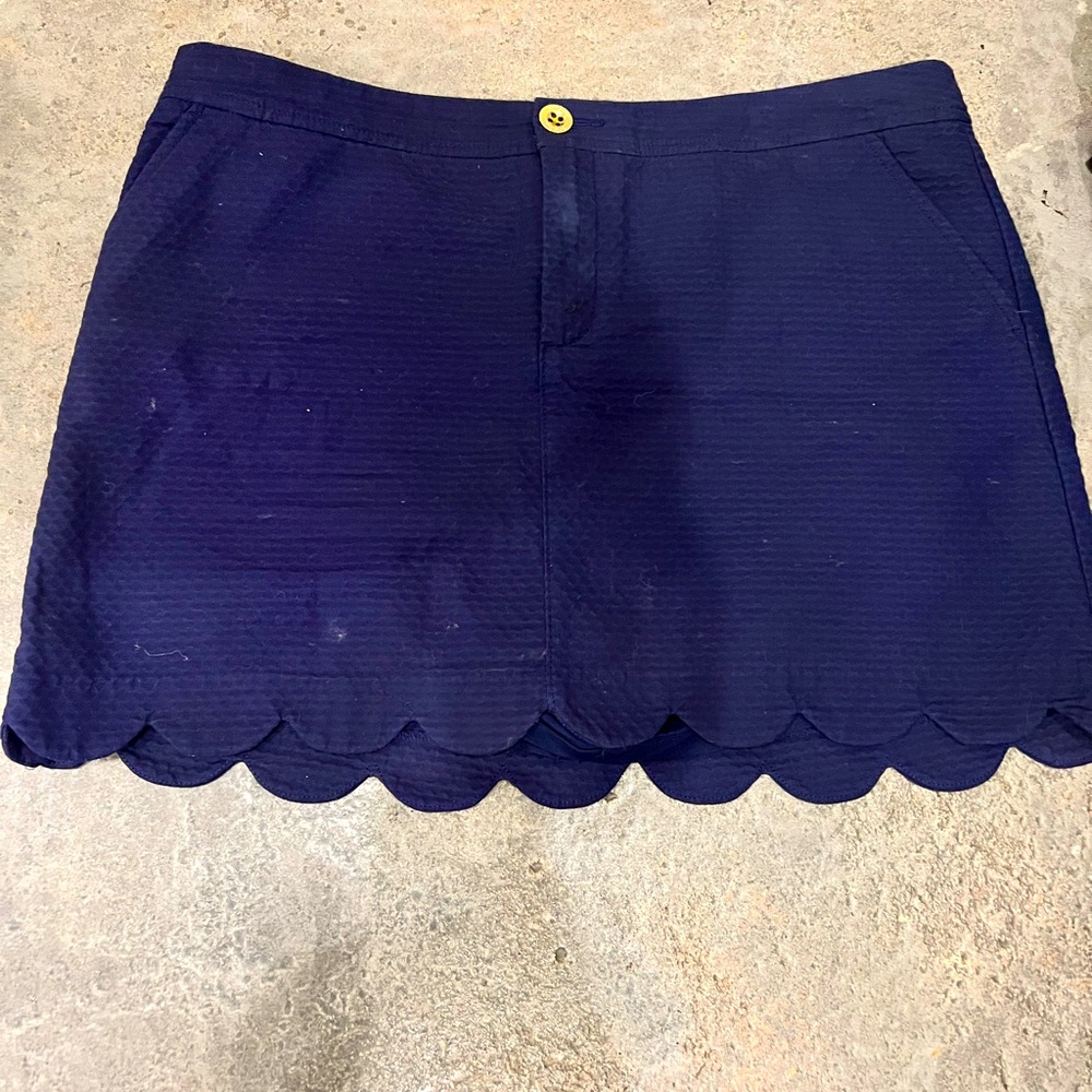 Lilly Pulitzer, shorts, size 14, navy blue scalloped